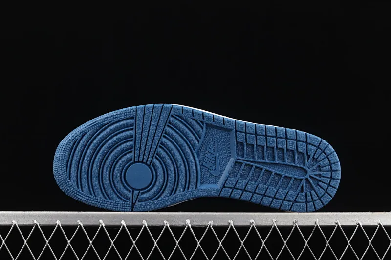 All categories Air Jordan Jordan series basketball shoes Air Jordan 1 High L version Air Jordan AJ1 High Retro AJ1 Joe 1 Royal Blue 2.0 high-top basketball shoes 555088-404